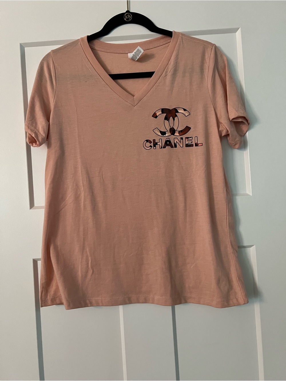 Pink V-Neck with motifs